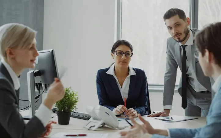 Especialista trabajando en generación de leads